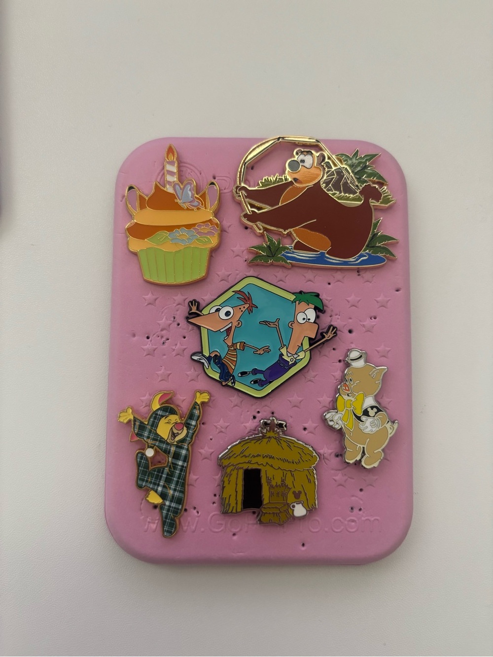 Disney Pin Trading PinFolio Starter Board with 6 Licensed Disney Pins